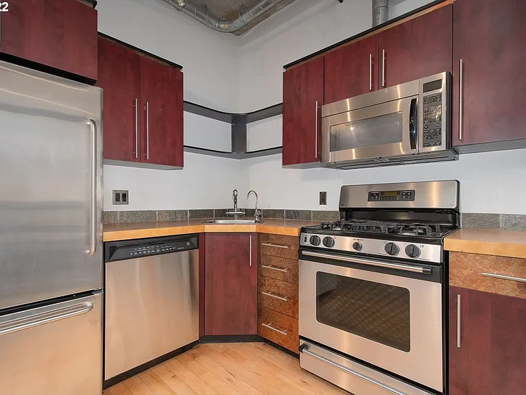 1410 SW 11th Ave #201 — Photo 13