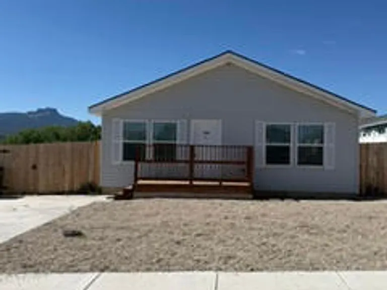 204 Onandaga Ave — Photo 1