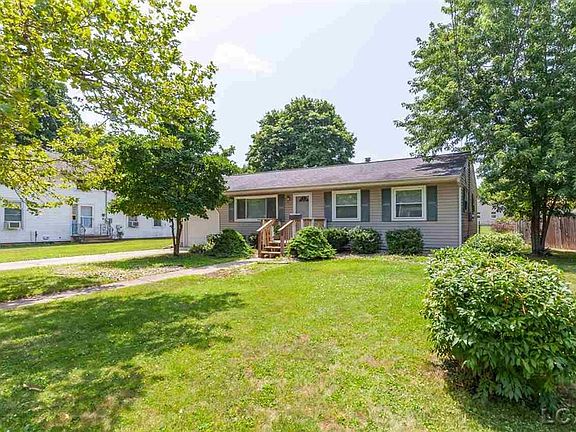 2nd image of 311 N Maiden Ln
