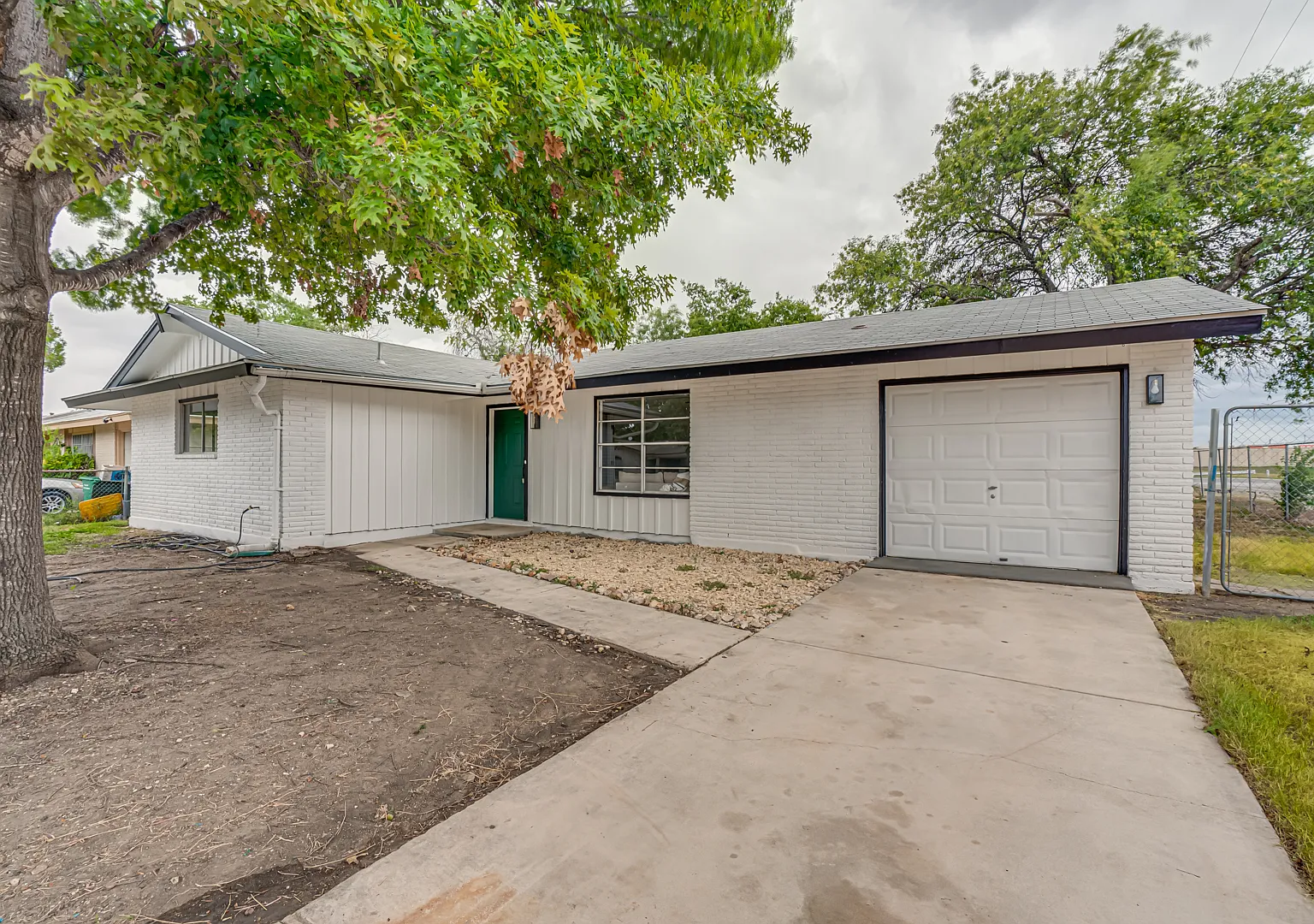 4 bed, 1658 sqft, $2,100 — Photo 1