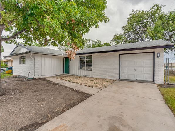 5202 Village Row