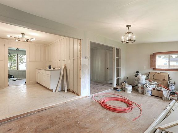 4th image of 438 Huntlee Dr