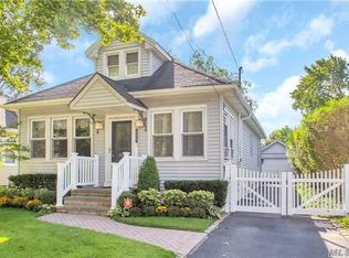 576 Tennyson Ave, Baldwin, NY 11510