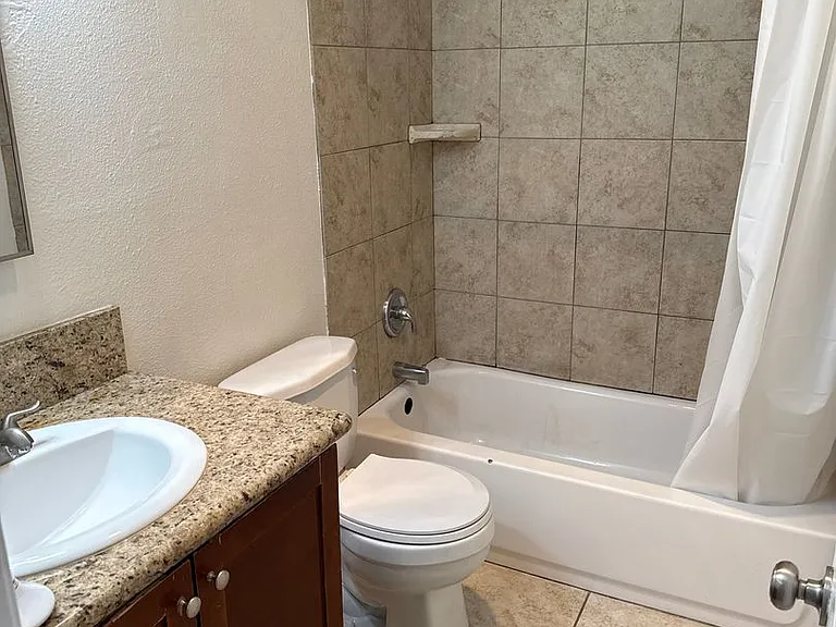 411 Emerald Ave — Photo 8