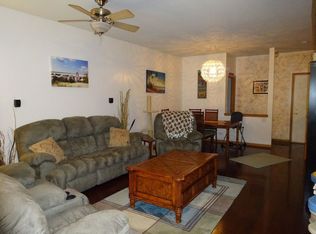 846 County Line Rd, Aurora, IL 60502