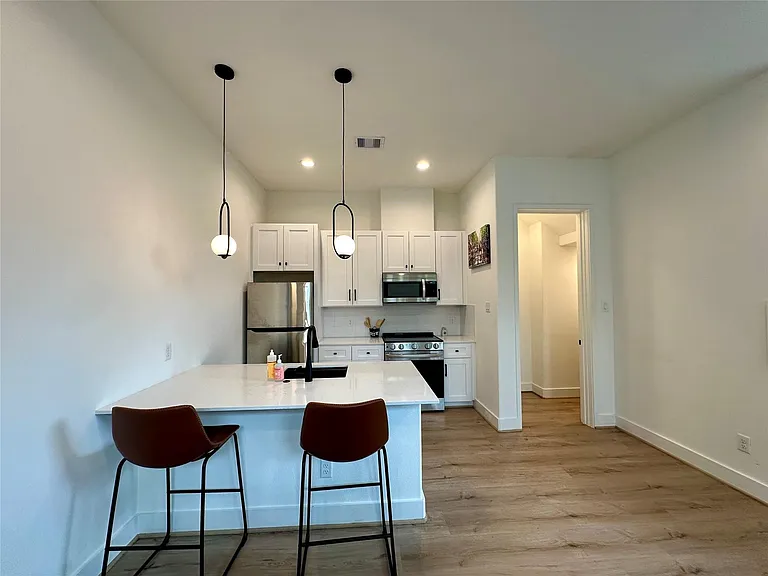 203 Danna Ln #D — Photo 5