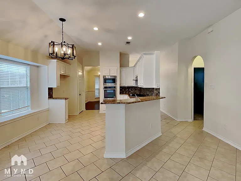 1257 Christopher Ln — Photo 2