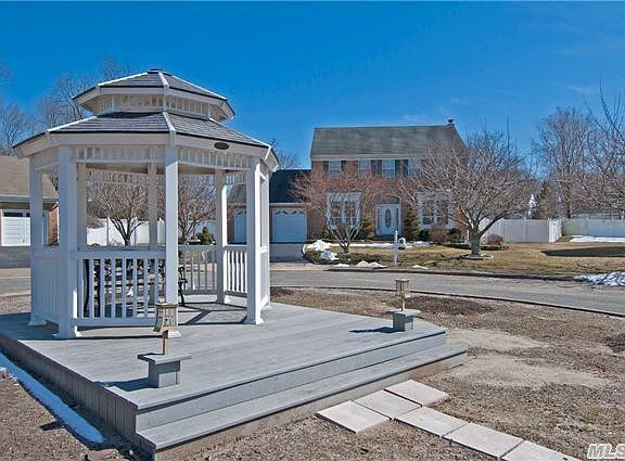 2nd image of 18 Janet Ln E
