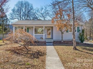 104 Barnett St, East Flat Rock, NC 28726