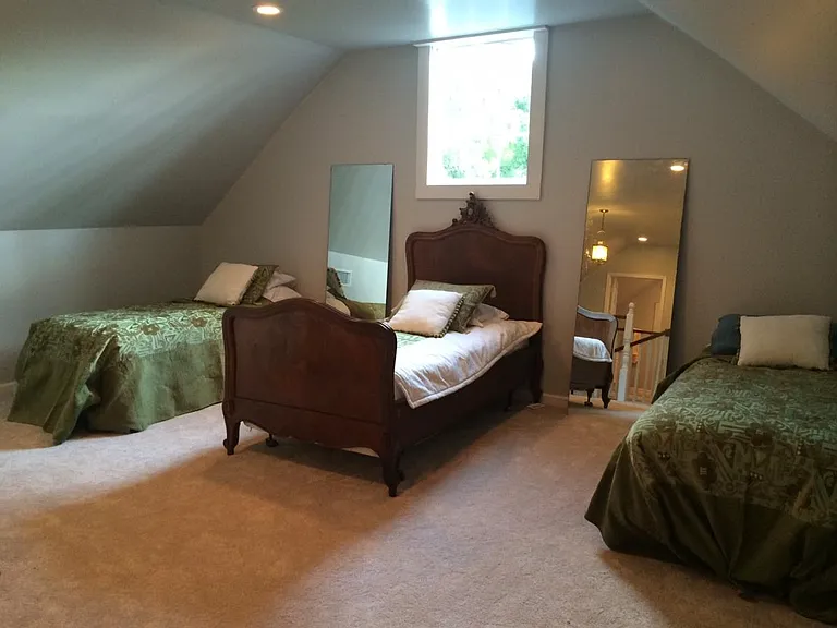 707 Avenue C — Photo 11