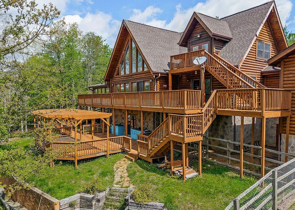 1st image of 78 Emerald Pl