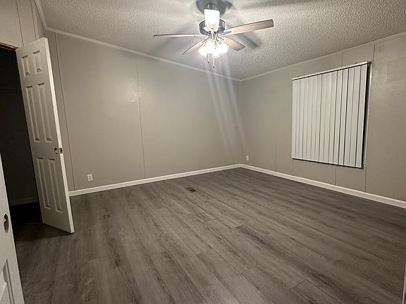 5th image of 209 Hickory Nut Dr