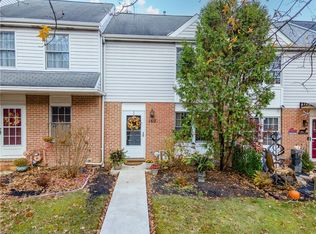 160 Meadowview Dr, Canonsburg, PA 15317