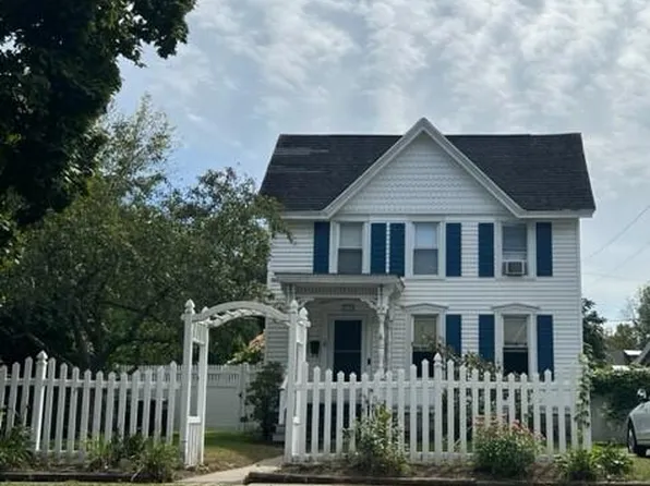 32 Durand St, Plattsburgh, NY 12901