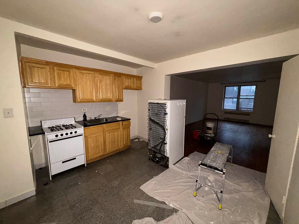 1st image of 4225 80th St APT 3K