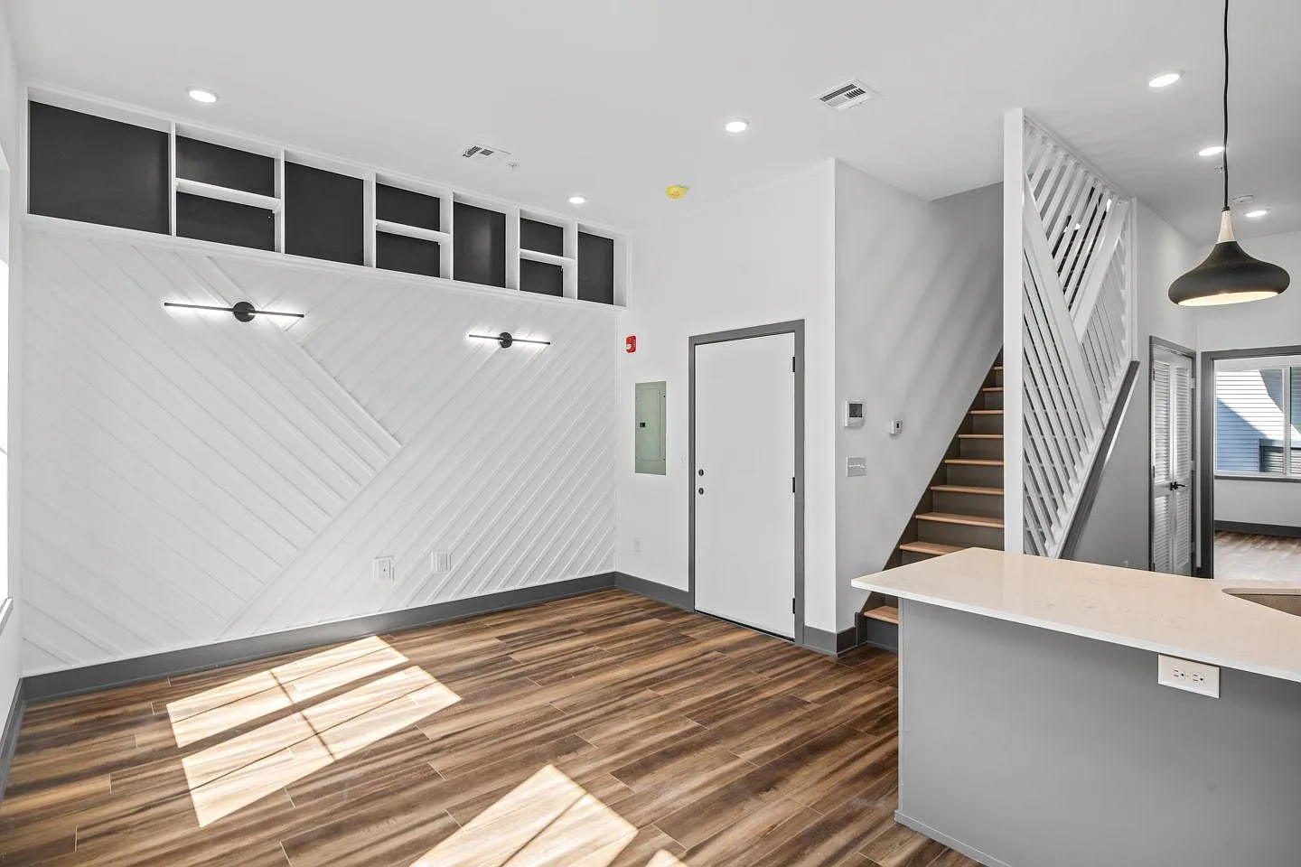 2 bed, 1000 sqft, $1,750 — Photo 3