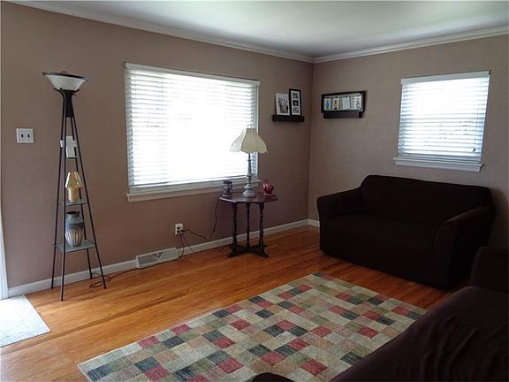 4th image of 89 Pennsylvania Blvd