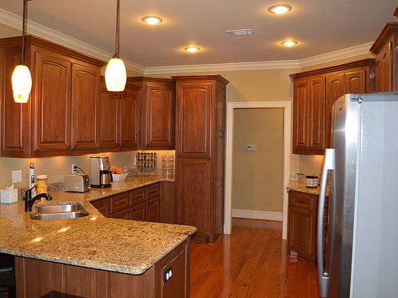 5th image of 6145 Remington Dr