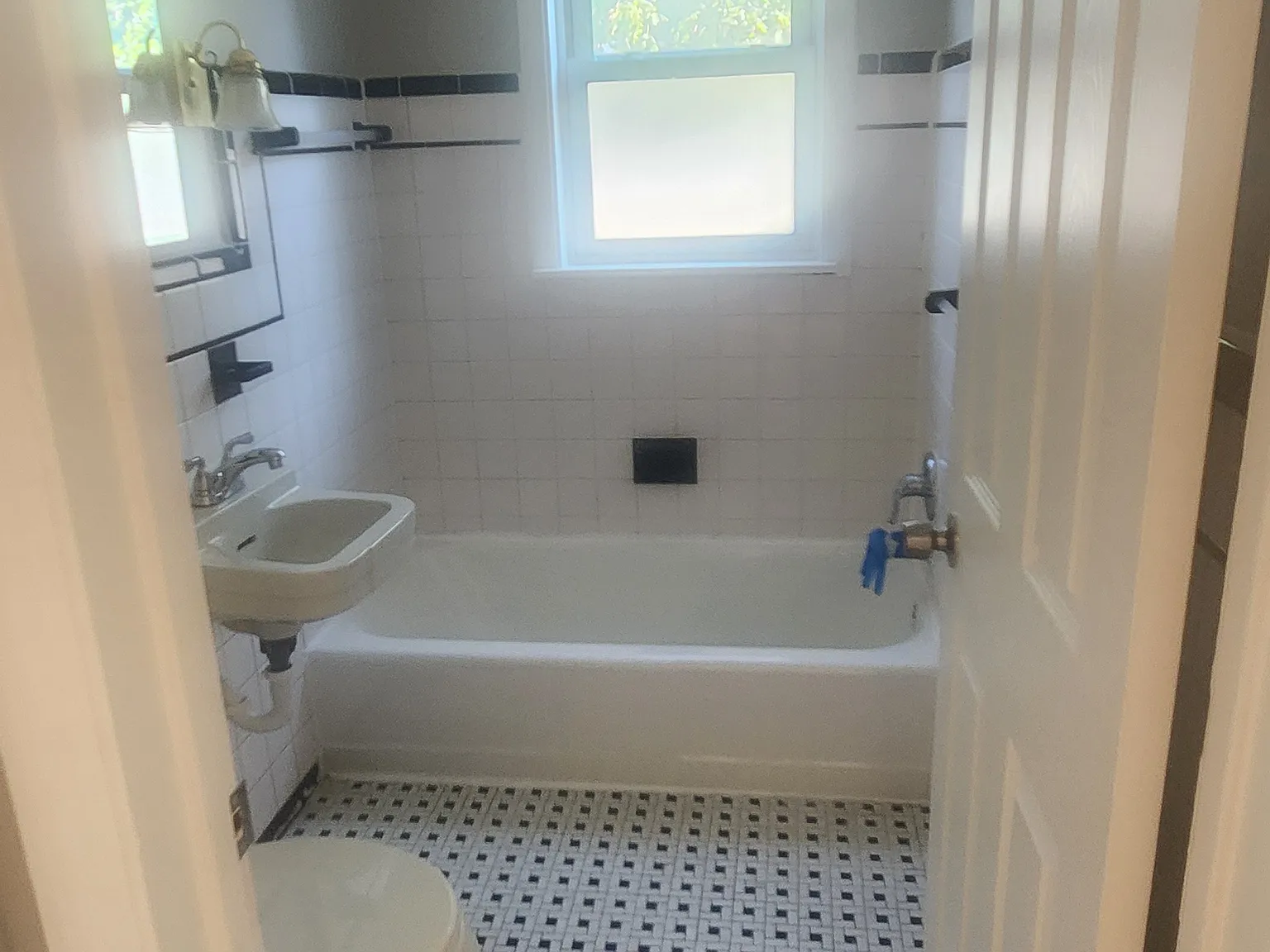 1 bed, 500 sqft, $1,100 — Photo 3