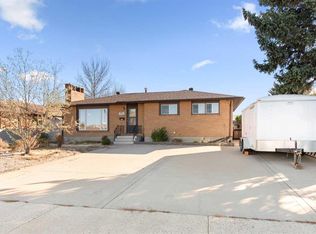 751 McCutcheon Dr NW, Medicine Hat, AB T1A6X9