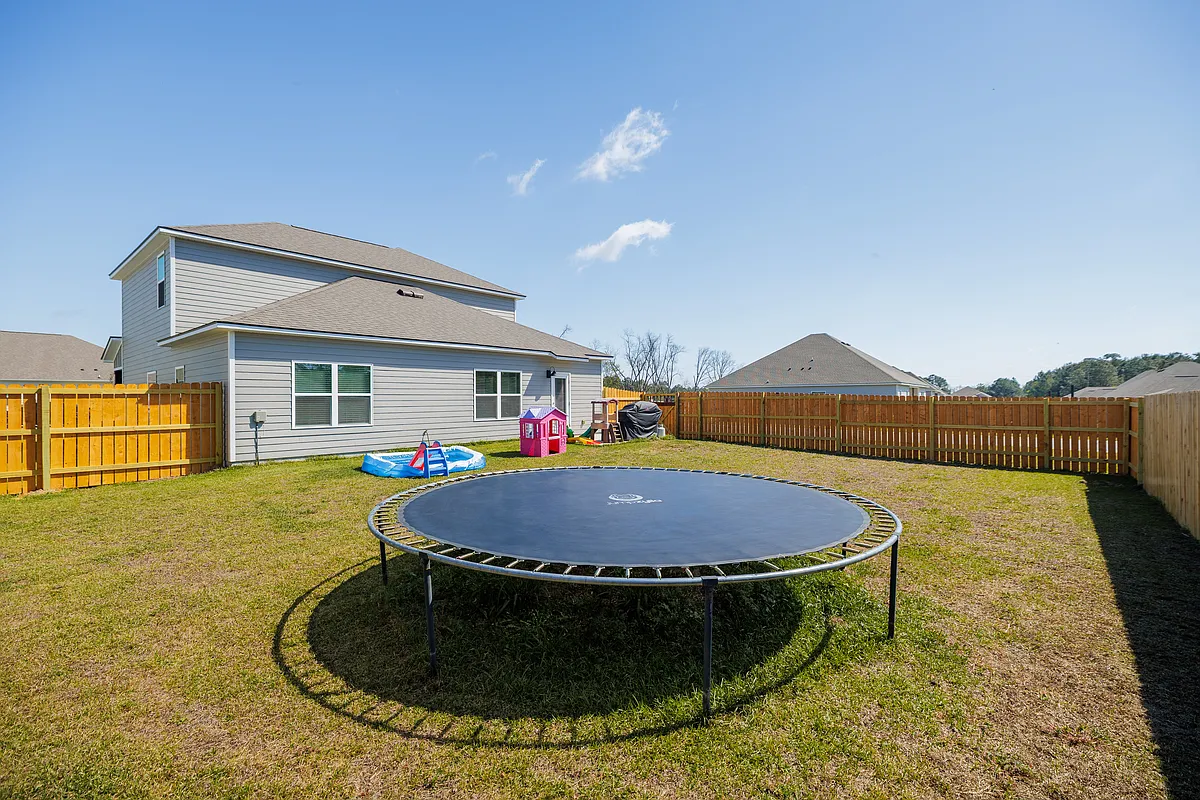 Building Photo - 2082 Tottenham Dr