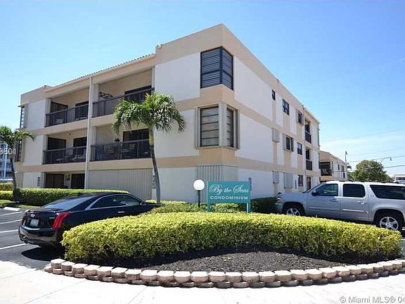 3rd image of 4140 N Ocean Dr APT 301E