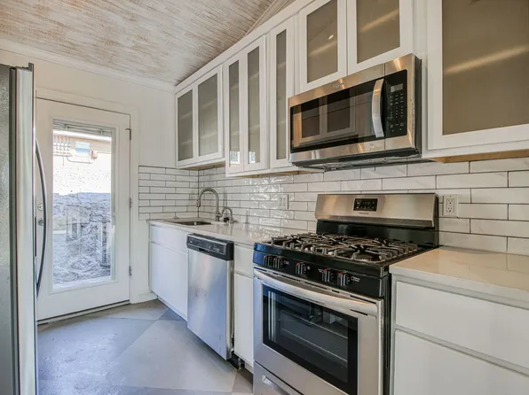 Modern One Bedroom Apartment For Rent, 1606 N Stanton St, El Paso, TX 79902