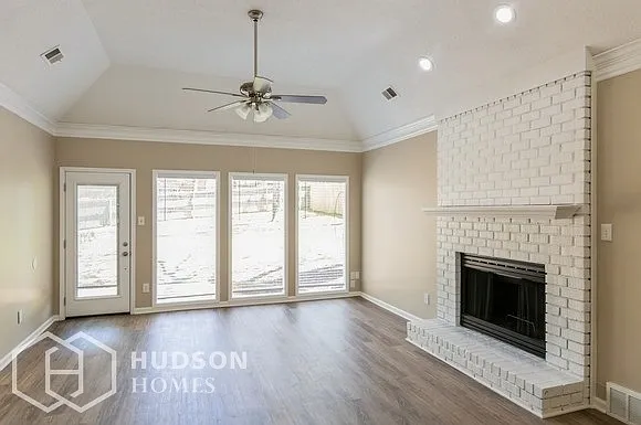 364 Locust Grove Dr — Photo 6