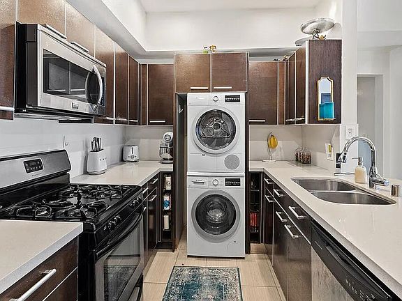 3rd image of 1717 Malcolm Ave APT 302