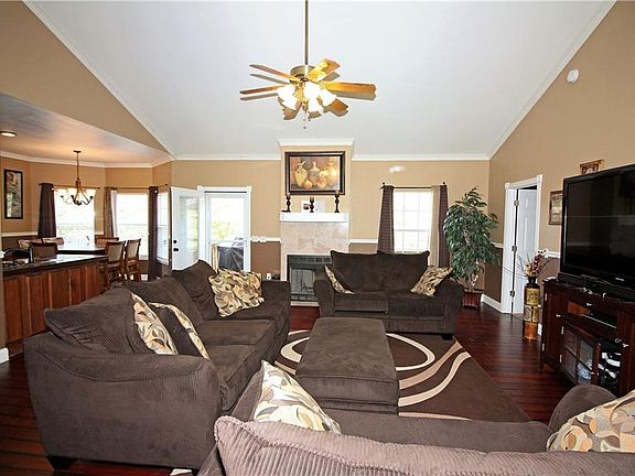 4th image of 1 Cromer Dr