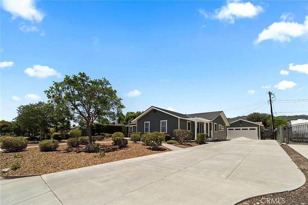 3 bed, 2145 sqft, $5,500 — Photo 4