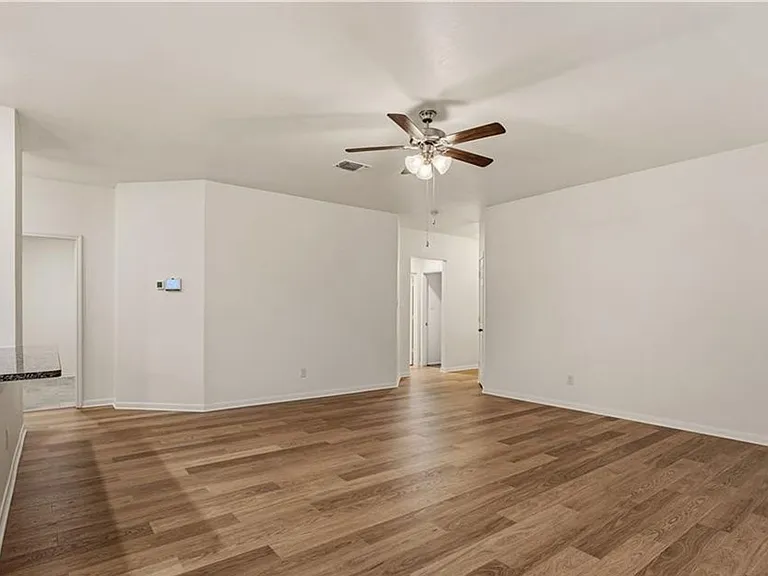 2405 Elba Dr — Photo 8