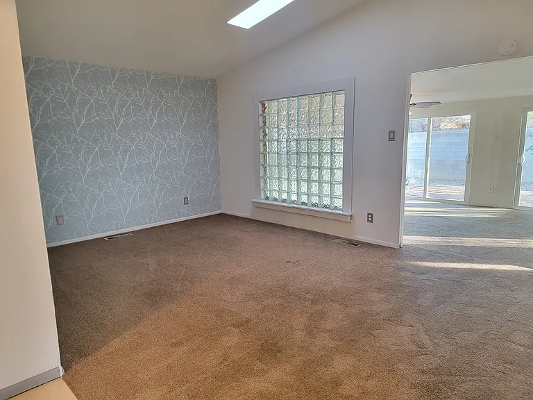 11424 Faye Ave NE — Photo 10