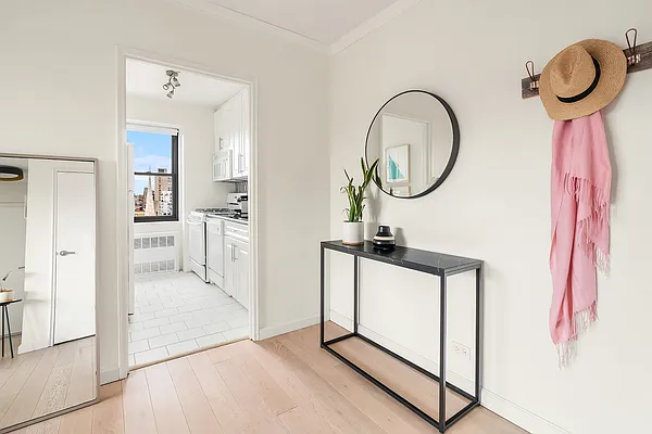 Sold by Compass | media 5