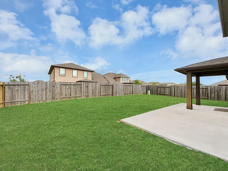 6934 Rosalina Landing Ln — Photo 34