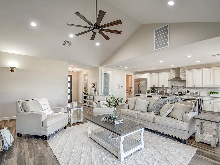 3216 E Sunnyside Ln — Photo 23