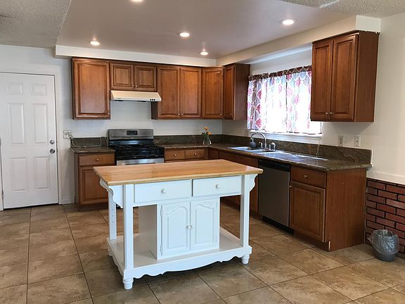 5th image of 2092 S Vicentia Ave