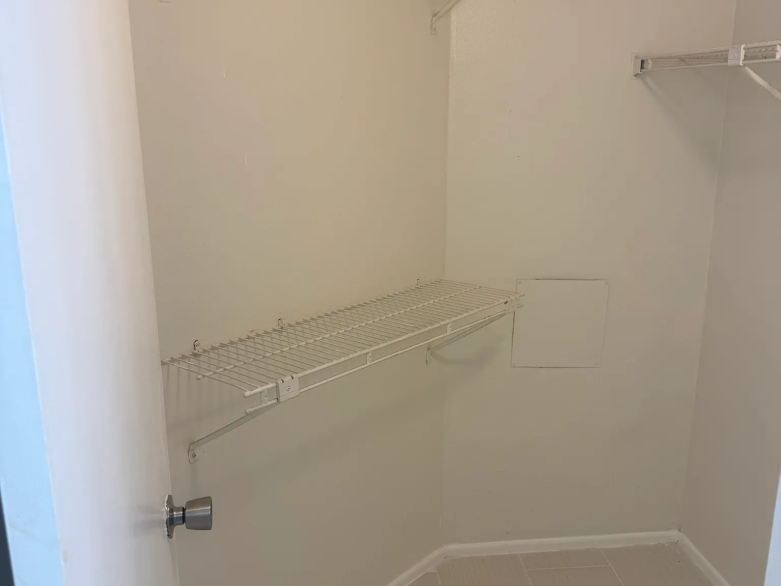 1 bed, 1.5 bath, 673 sqft, $1,550 — Photo 2