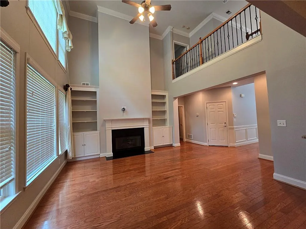 4 bed, 3.0 bath, 2944 sqft, $3,300 — Photo 4