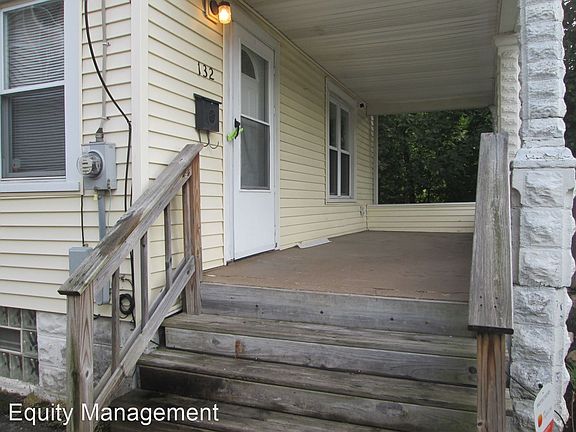 3rd image of 132 E Liberty St