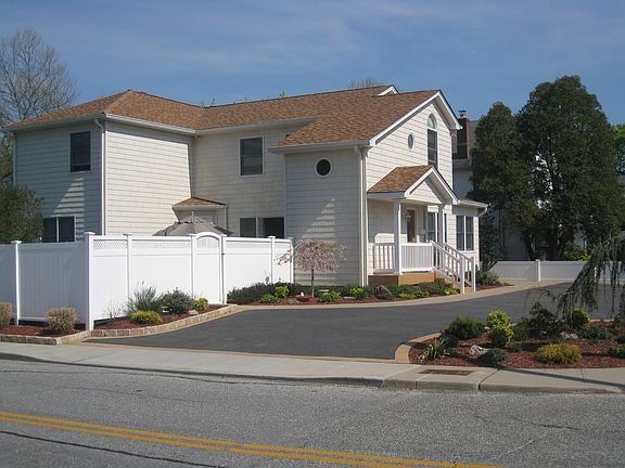 side view of house 