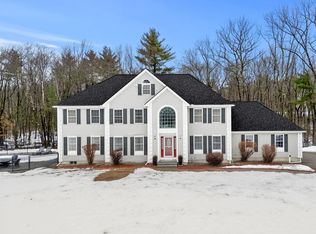 8 Felicia Dr, Newton, NH 03858