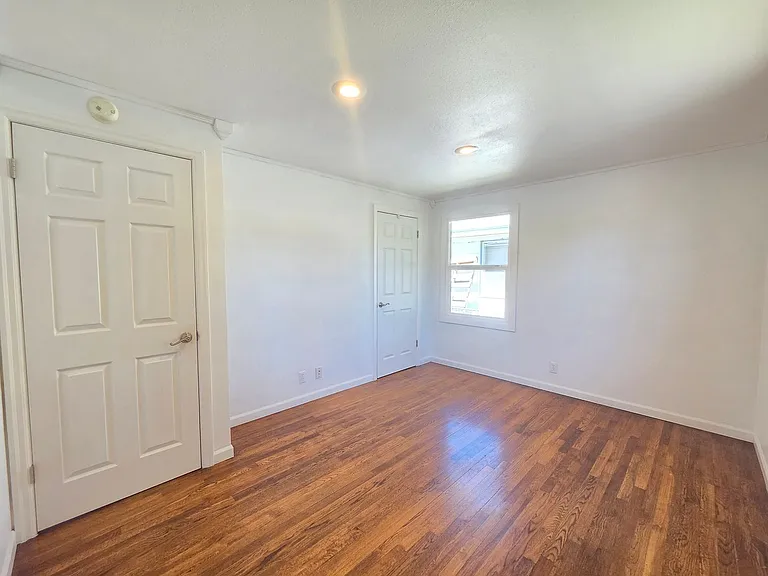 5621 N Hemlock St — Photo 12
