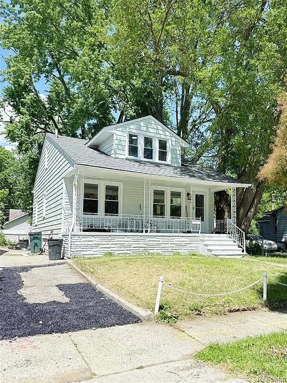 4 bed, 2.0 bath, 1240 sqft, $2,100 — Photo 4
