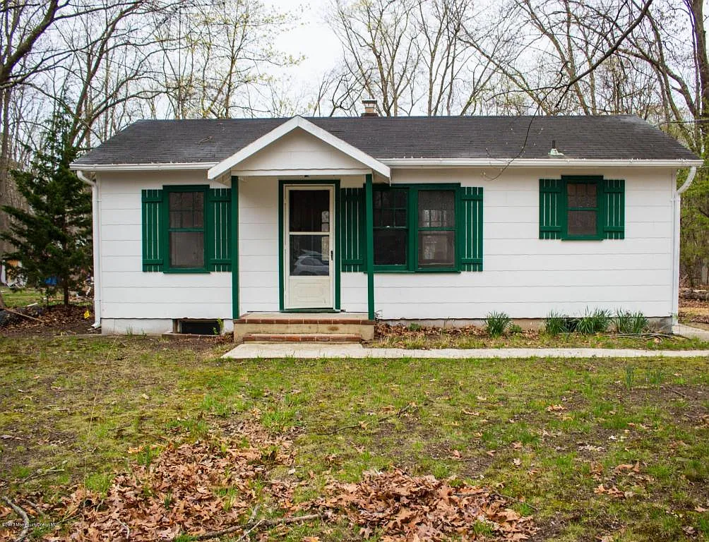 47 Sylvan Blvd photo 1