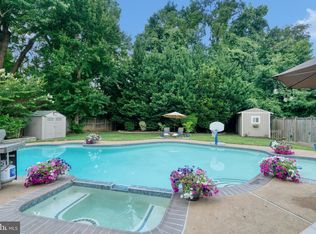 1735 Olney Rd, Falls Church, VA 22043