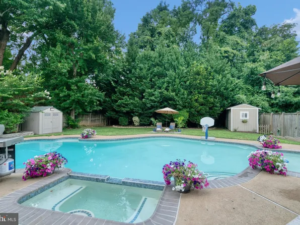 1735 Olney Rd, Falls Church, VA 22043