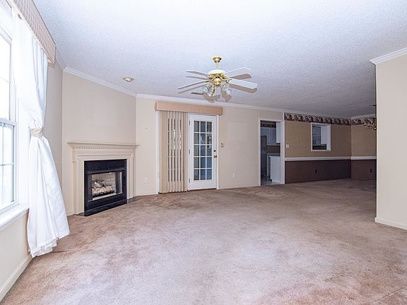 3rd image of 32 Arbours West Ln