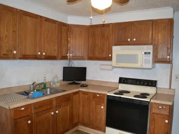 232 W End Dr, Waverly, TN 37185