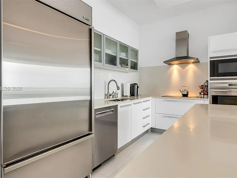 2020 N Bayshore Dr #2603 — Photo 8